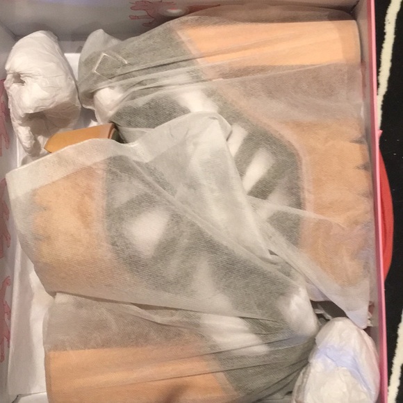 SOLD Jeffrey Campbell “Freema -V” (high) platforms - Picture 4 of 7